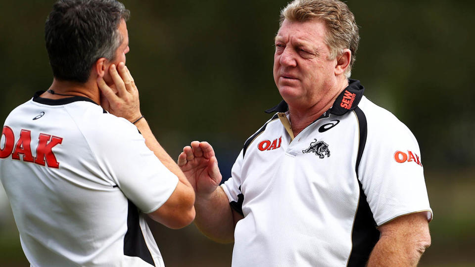 Phil Gould talks with coach Ivan Cleary in 2014. (Photo by Renee McKay/Getty Images)