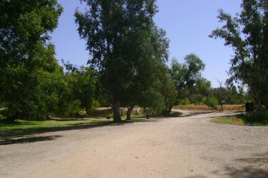 <b>PHOTO: Fort Washington Beach Park/<a href="https://www.yelp.com/biz_photos/fort-washington-beach-park-fresno?utm_campaign=7cda7d07-7d2f-4dad-8ba8-2b285906e451%2Cd0c65f44-e792-4bec-929f-4ecff35160f2&utm_medium=81024472-a80c-4266-a0e5-a3bf8775daa7" rel="nofollow noopener" target="_blank" data-ylk="slk:YELP;elm:context_link;itc:0;sec:content-canvas" class="link ">YELP</a></b>