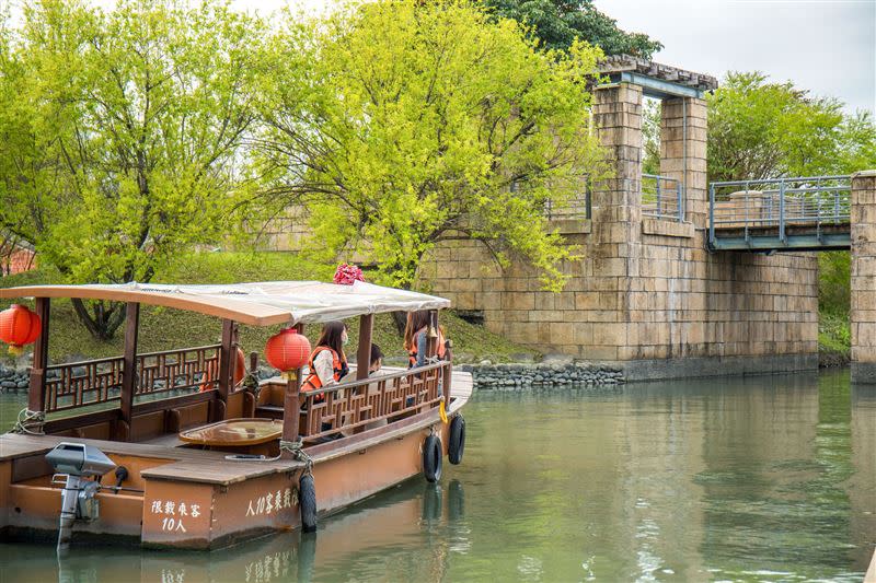 宜蘭傳藝老爺行旅年度住房專案「好迌」可以兌換冬山河內河道船旅遊船體驗。（圖／業者提供）