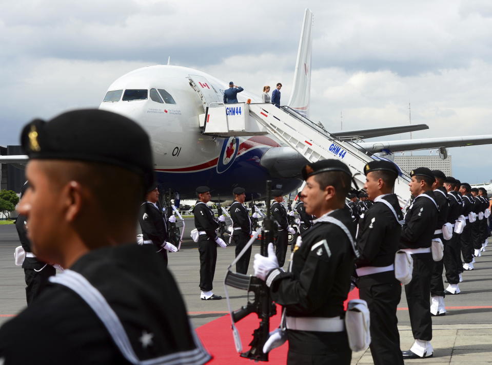 FOTOS: Justin Trudeau llegó a México... y se puso a hacer despensas para damnificados