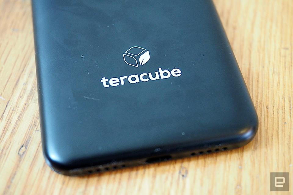 Teracube 2e is a mid-range Android smartphone with a user-replaceable battery, biodegradable case and four-year warranty.