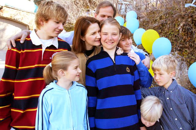 <p>Tom Smart</p> Elizabeth Smart with her family, who never gave up looking for her until her return 9 months since her kidnapping