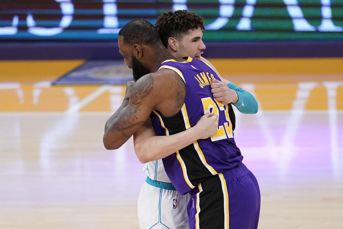 LeBron James leads LA Lakers past San Antonio Spurs; LA Clippers and  Charlotte Hornets win, NBA News