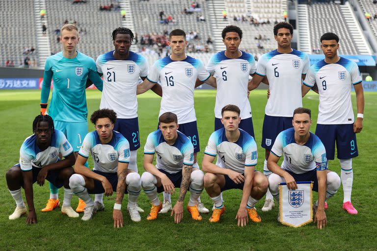 La selección de Inglaterra, antes de un partido del Mundial Sub 20, en La Plata