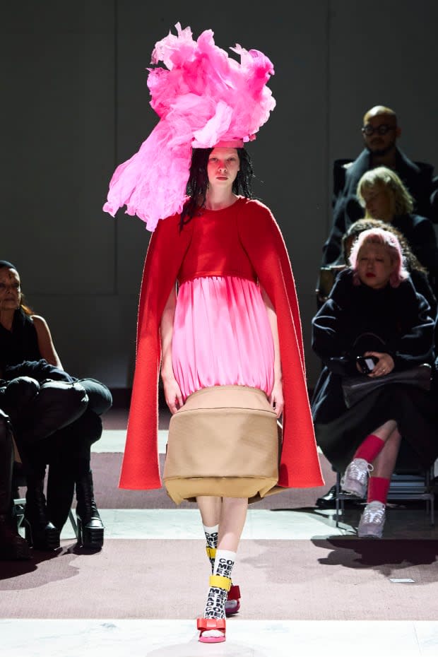 <p>A look from the Comme des Garçons Fall 2020 show. Photo: Imaxtree</p>