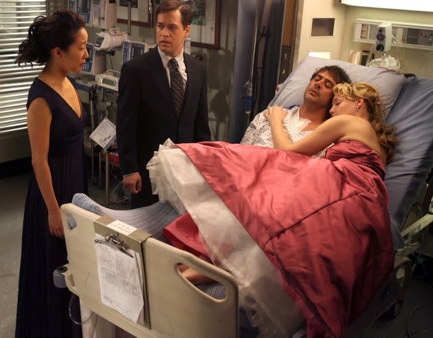 Sandra Oh, T.R. Knight, Jeffrey Dean Morgan and Katherine Heigl in the Season 2 finale of 