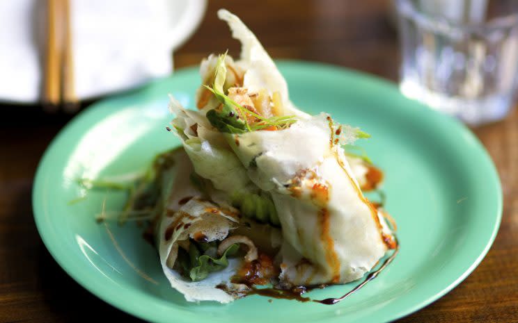 One of the dishes served at NYC's Chomp Chomp is popiah, priced at USD8.50. (Photo: Chomp Chomp)