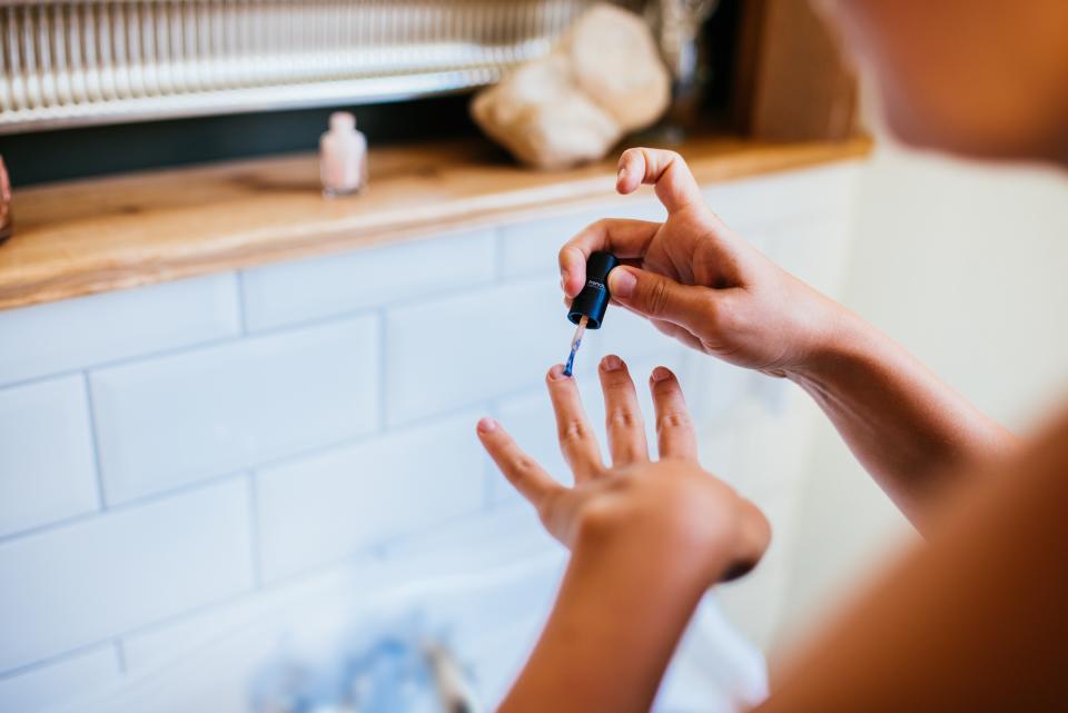 Der klassische Standard-Nagellack ist nach wie vor ein beliebtes Produkt für die Beauty-Routine. (Symbolbild: Getty Images)