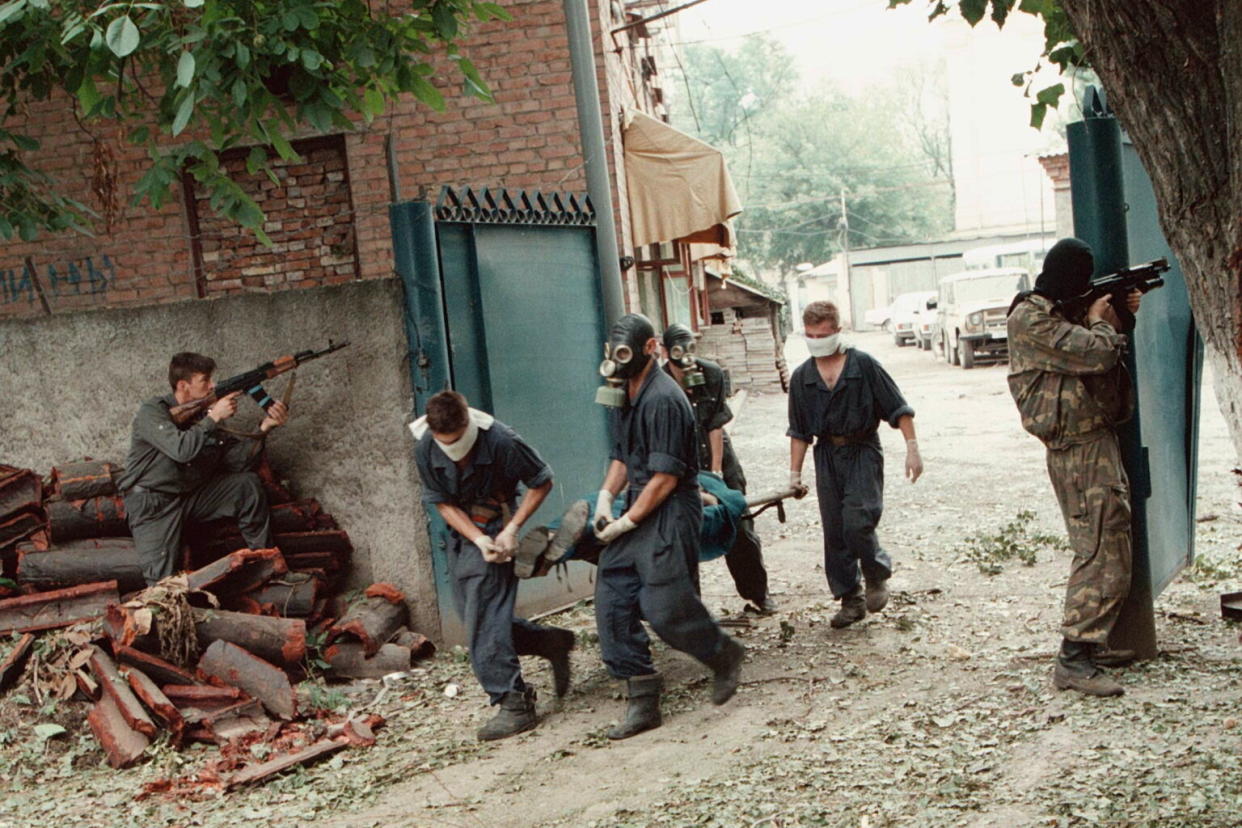 Chechens fighting the Russian army.