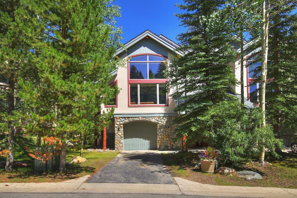 Spacious Ski-In, Ski-Out Townhome