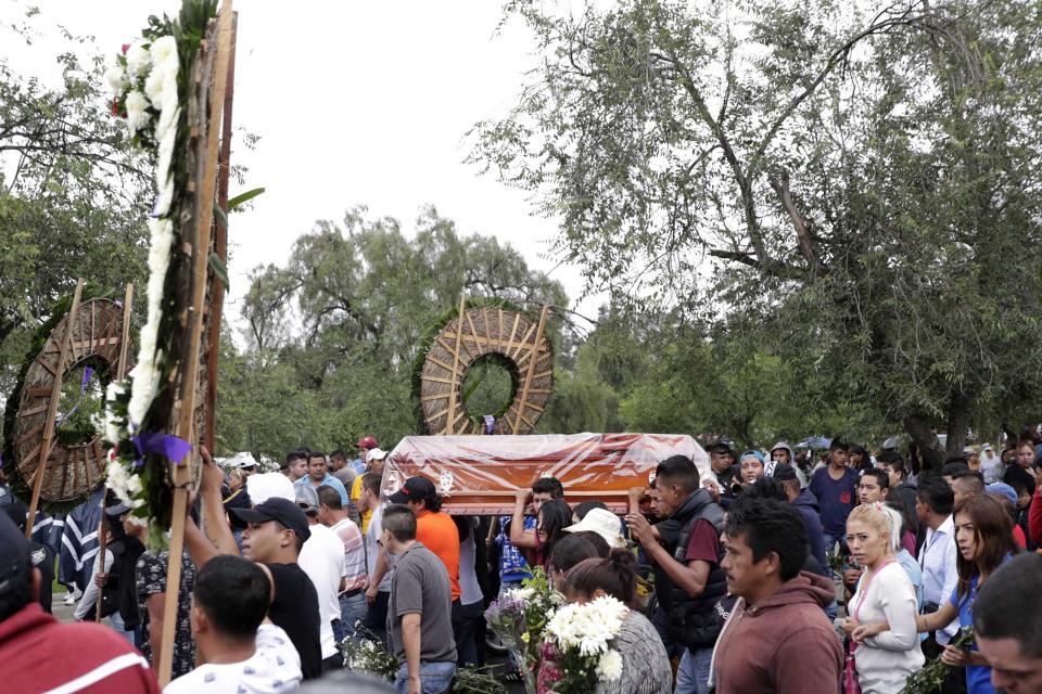 FOTOS: El multitudinario funeral de un narco en la CDMX