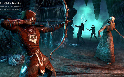 The Elder Scrolls Online firing arrow at zombie