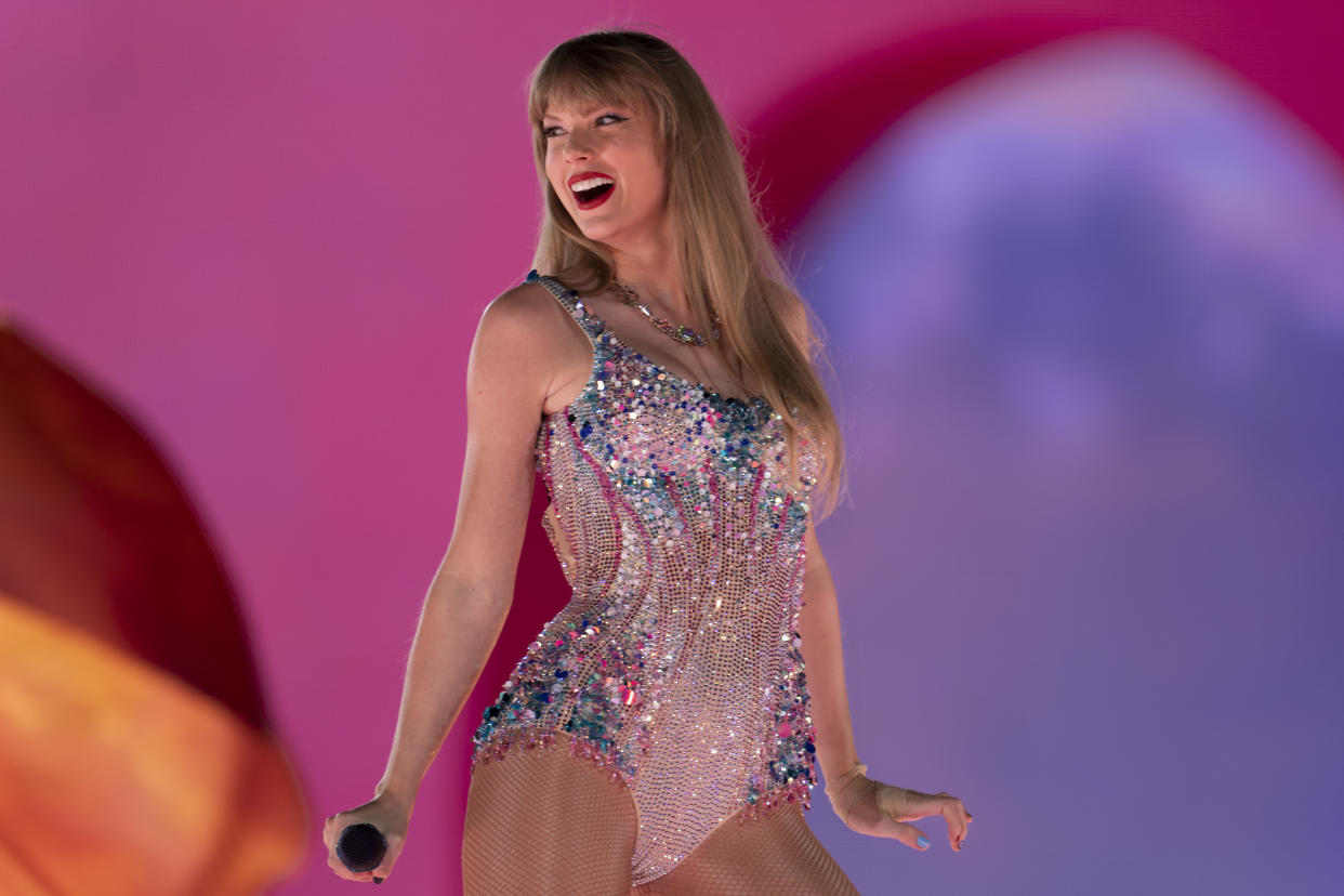 Taylor Swift en uno de los conciertos de su gira Eras el 5 de mayo de 2023, en el Nissan Stadium en Nashville, Tennesee. Swift encabeza las nominaciones a los Premios MTV 2023 con ocho menciones, se anunció el 8 de agosto de 2023. (Foto AP/George Walker IV, archivo)