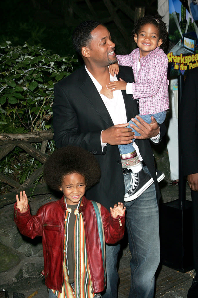 Will who? All eyes were on 3-year-old Willow (and maybe brother Jaden’s groovy ‘do) at the premiere of her dad’s movie, 'Shark Tale.’ (Getty Images)