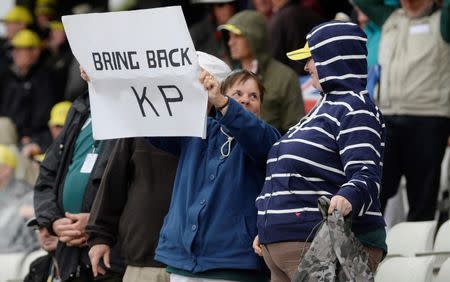 Cricket - England v Australia - Investec Ashes Test Series Third Test - Edgbaston - 29/7/15 A woman holds up a sign in reference to Kevin Pietersen Reuters / Philip Brown Livepic