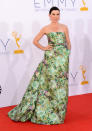 <b>FLOP : La robe florale par Julianna Margulies</b> <br> L'actrice de la série "The Good wife" a surpris le tapis rouge avec sa robe verte esprit tapisserie...