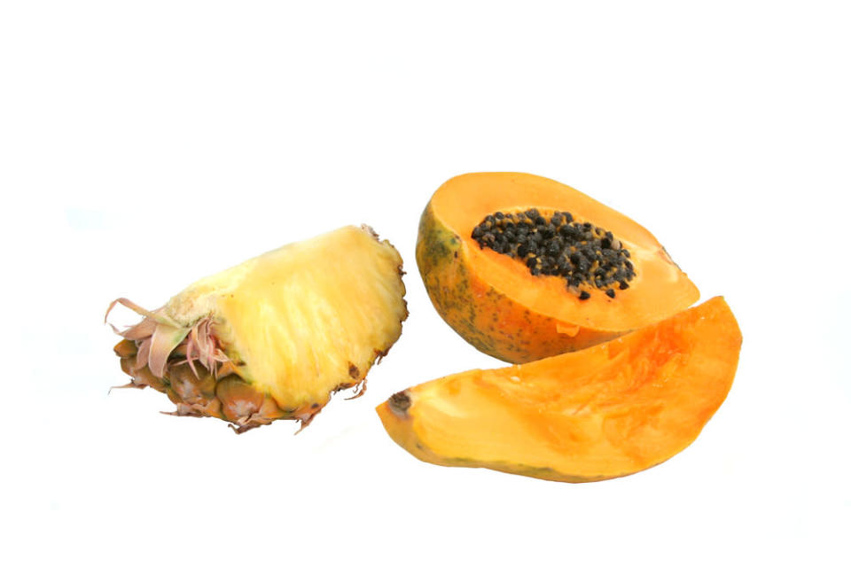 菠蘿和木瓜兩者含有的獨特酵素，有助消化蛋白質，增強消化功能，是很好的飯後果。