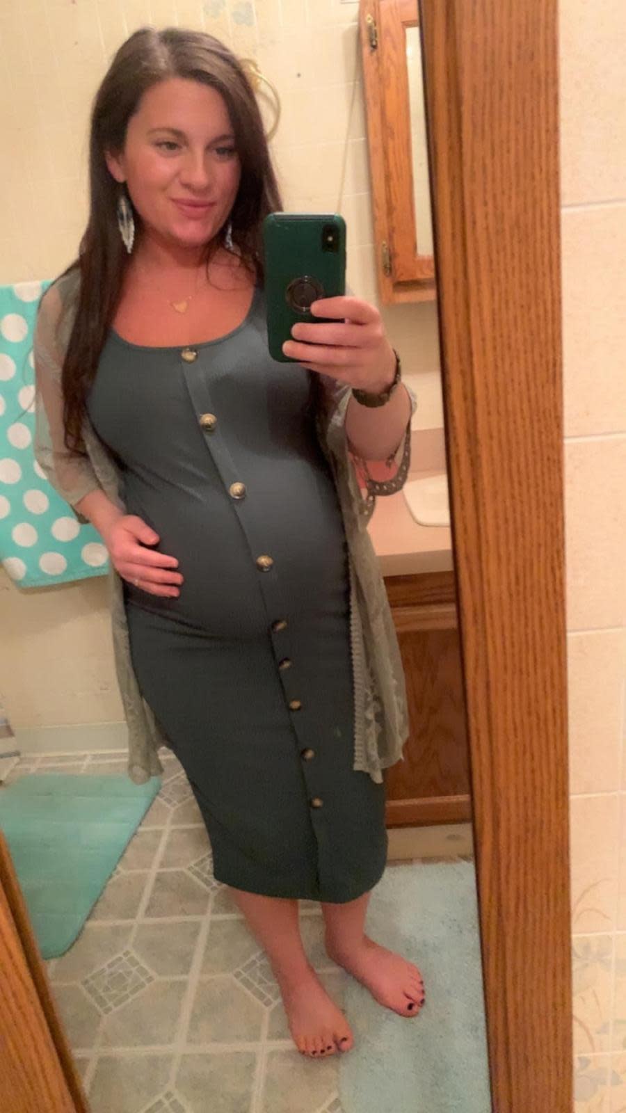 PHOTO: Amanda Banic, 35, was diagnosed with an aortic dissection in her 35th week of pregnancy in May 2023. (Courtesy Amanda and Derek Banic)