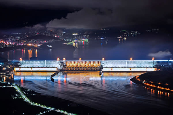 La represa china corre a través del río Yangtze. Foto: KHALED DESOUKI/Getty Images