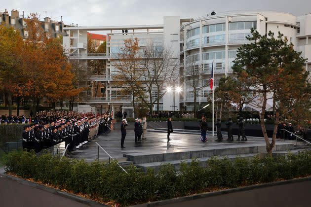 Emmanuel Macron inaugure le monument aux soldats tombés en opérations extérieures, lundi à Paris.