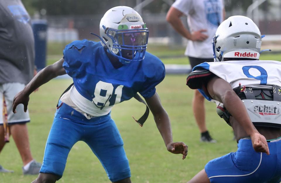 Deltona High's Damarion Phillips covers a receiver coming off the line, Monday August 14, 2023 during practice.