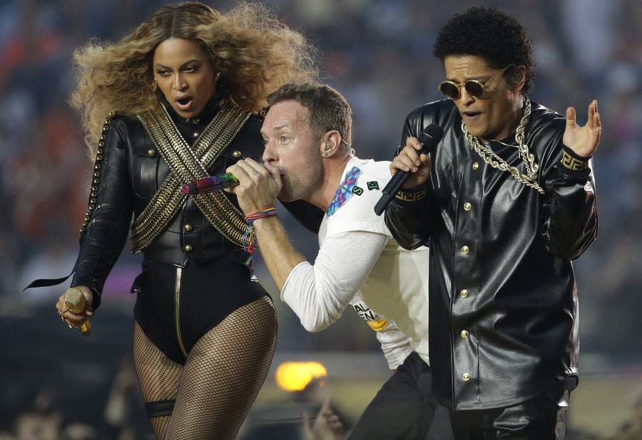 Beyonce Channeled Michael Jackson With Her Epic Super Bowl Halftime Outfit