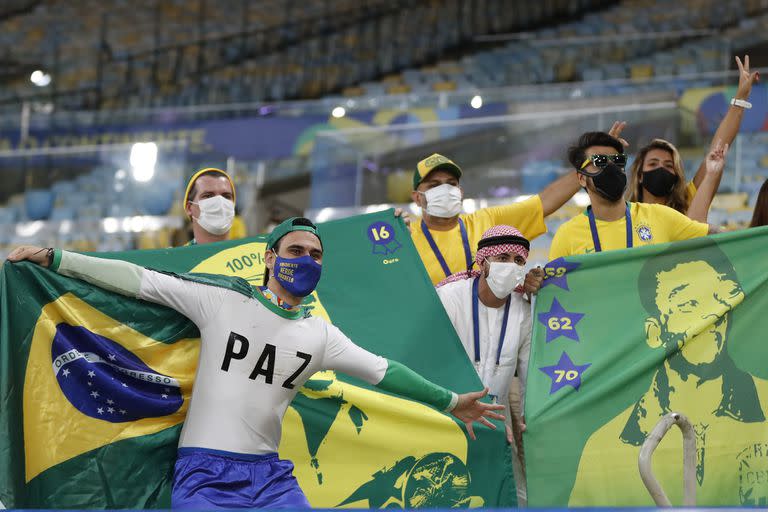 Los seguidores de Brasil, antes de una definición que los dejó con las manos vacías