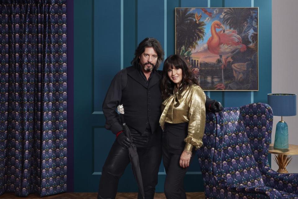 Undated Handout Photo from Changing Rooms. Pictured: Laurence Llewelyn-Bowen and presenter Anna Richardson on a set designed by Laurence, showing his maximalism design style. See PA Feature SHOWBIZ TV Changing Rooms. Picture credit should read: PA Photo/Channel 4/Jon Cottam. WARNING: This picture must only be used to accompany PA Feature SHOWBIZ TV Changing Rooms. Channel 4 images must not be altered or manipulated in any way. This picture may be used solely for Channel 4 programme publicity purposes in connection with the current broadcast of the programme(s) featured in the national and local press and listings. Not to be reproduced or redistributed for any use or in any medium not set out above.