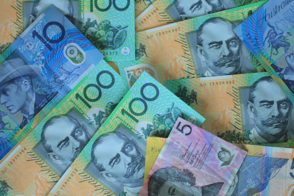 The behavior of the Australian dollar is a contradiction