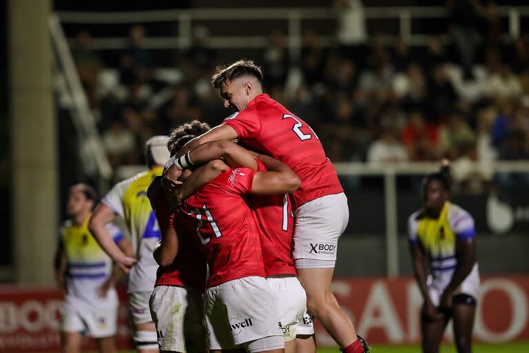 El festejo de Dogos durante otra victoria en el Super Rugby Américas, ahora frente a Cobras