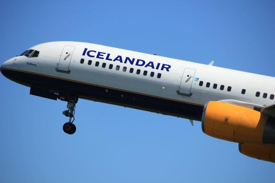 Die Fluggsellschaft Icelandair aus Island. - Copyright: StudioPortoSabbia/Shutterstock