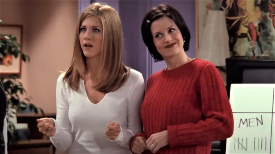  Courteney Cox and Jennifer Aniston on Friends. 