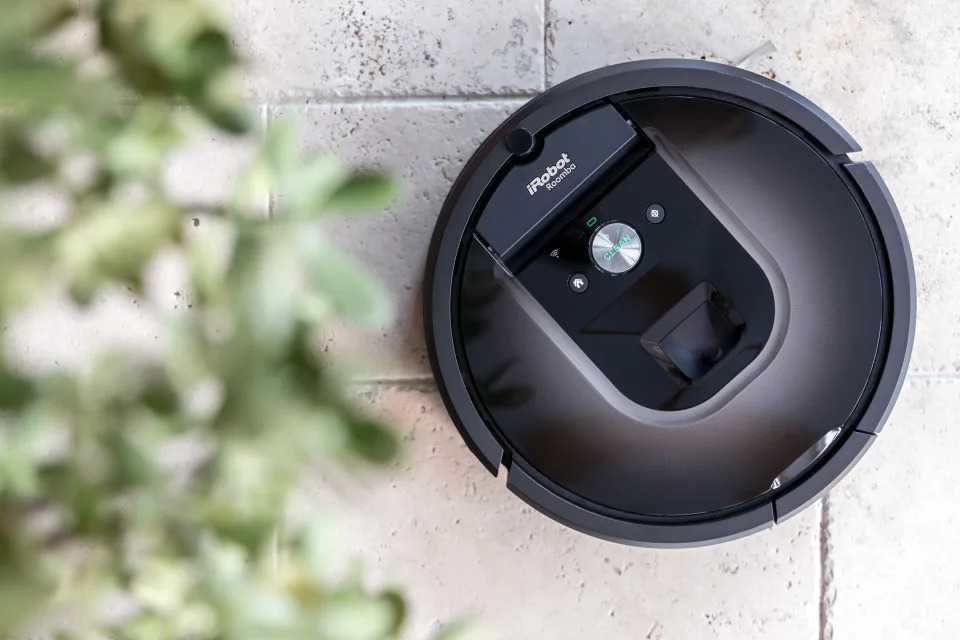 Un aspirador tipo Roomba (Getty Creative)