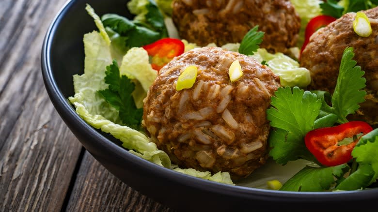 Chinese Lion's Head meatballs