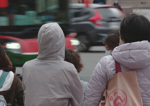 強烈大陸冷氣團減弱，各地清晨仍冷，日夜溫差大。（資料畫面）