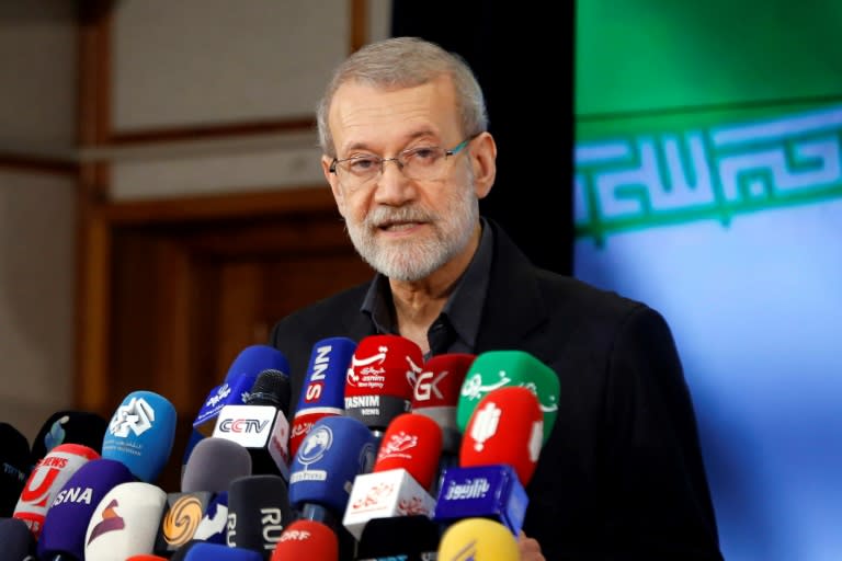 Ali Larijani comparece ante la prensa tras registrarse como candidato a las elecciones presidenciales iraníes, el 31 de mayo de 2024 en Teherán (-)