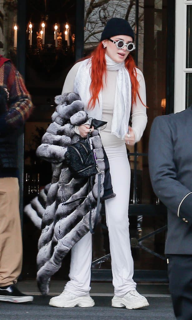 Bella Thorne and Benjamin Mascolo leave their hotel in Paris on Feb. 16, 2022. - Credit: Spread Pictures / MEGA