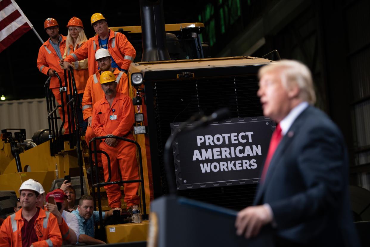 US President Donald Trump speaks about trade at US Steel's Granite City Works steel mill in Granite City, Illinois July 26, 2018. (Photo by SAUL LOEB / AFP)        (Photo credit should read SAUL LOEB/AFP via Getty Images)