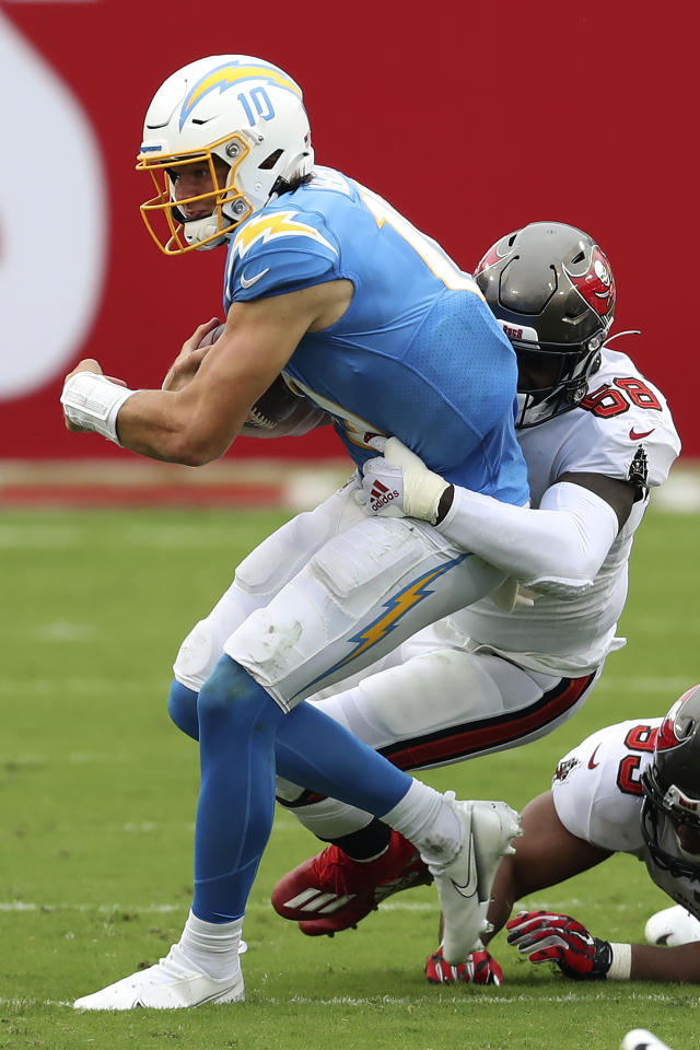 Brady Throws for Five Touchdowns, Bucs Beat Chargers