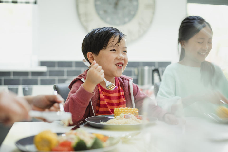 近年來隨著素食主義興起，兒童吃素是否可行？成為家長關心話題。（圖片來源：Getty Images）