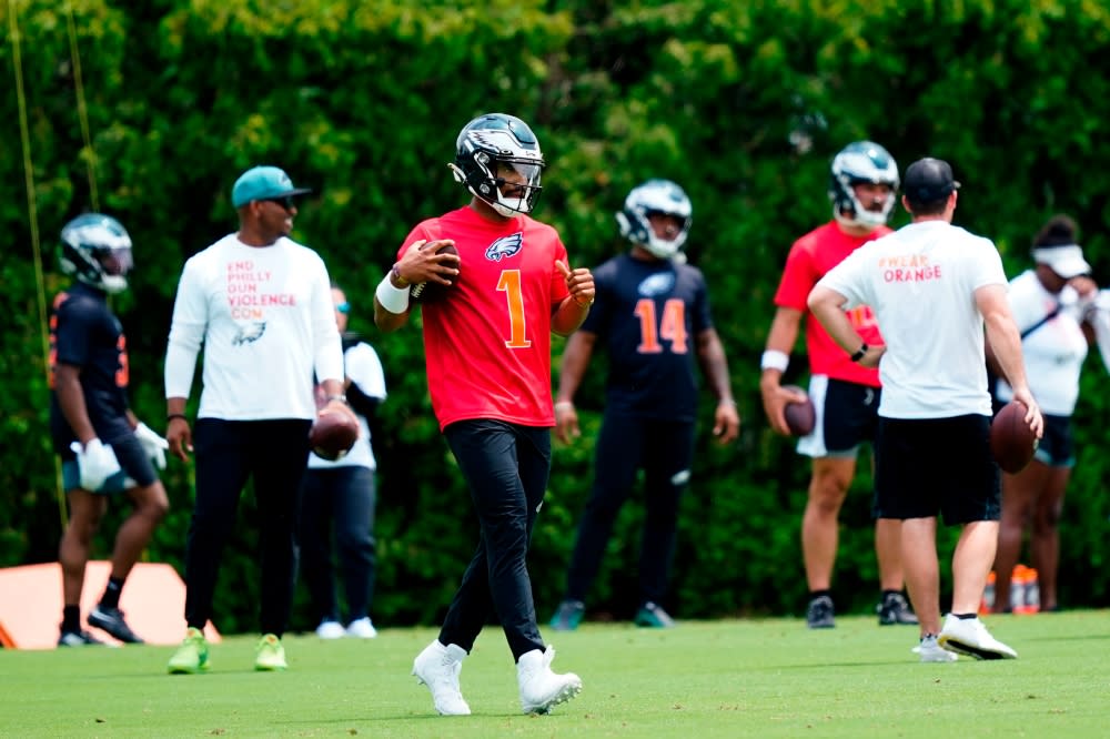 Wear Orange: Philadelphia Eagles wear special practice shirts in honor of  gun violence victims, survivors