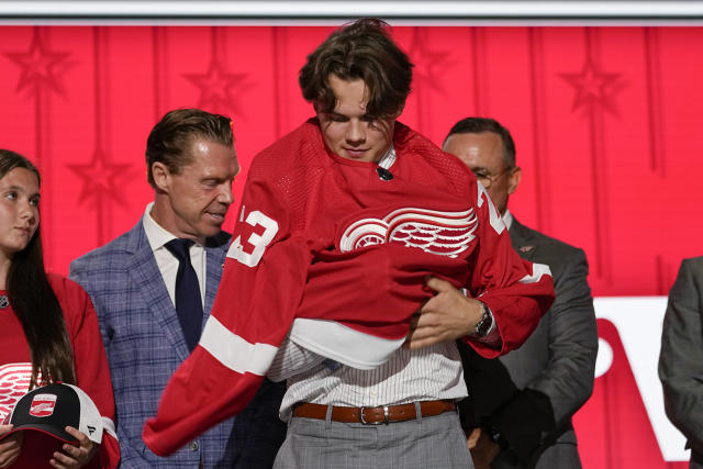 Detroit Red Wings pick up Yamamoto, Kostin in trade with Oilers