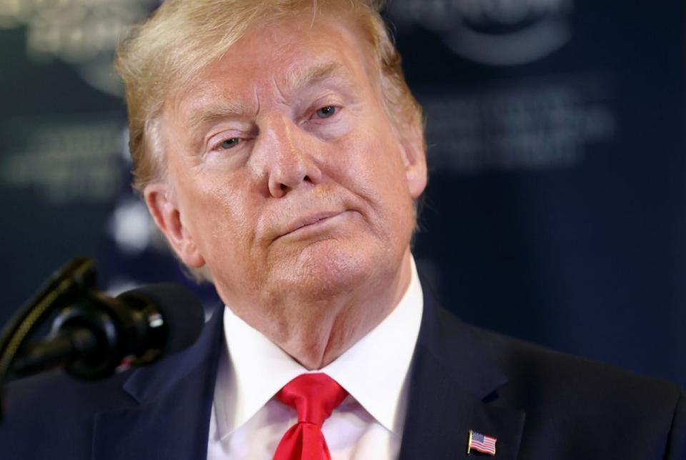 El presidente de Estados Unidos, Donald Trump, mantiene una rueda de prensa en el 50º Foro Económico Mundial (WEF, por sus siglas en inglés) celebrado en Davos, Suiza, el 22 de enero de 2020 (REUTERS / Jonathan Ernst).