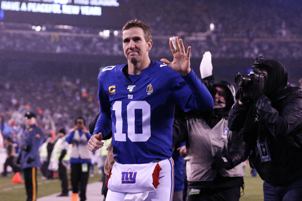 EAST RUTHERFORD, NJ - DECEMBER 29:  New York Giants quarterback Eli Manning (10) leaves the field after the National Football League game between the New York Giants and the Philadelphia Eagles on December 29, 2019 at MetLife Stadium in East Rutherford, NJ.  (Photo by Rich Graessle/Icon Sportswire via Getty Images)