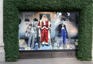 <p>Santa getting off the plane with style [Photo: Selfridges] </p>