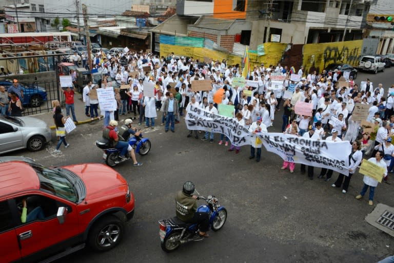 Medical personnel protest in the border town of San Cristobal on May 30, 2016 over the shortage of medicines in Venezuela