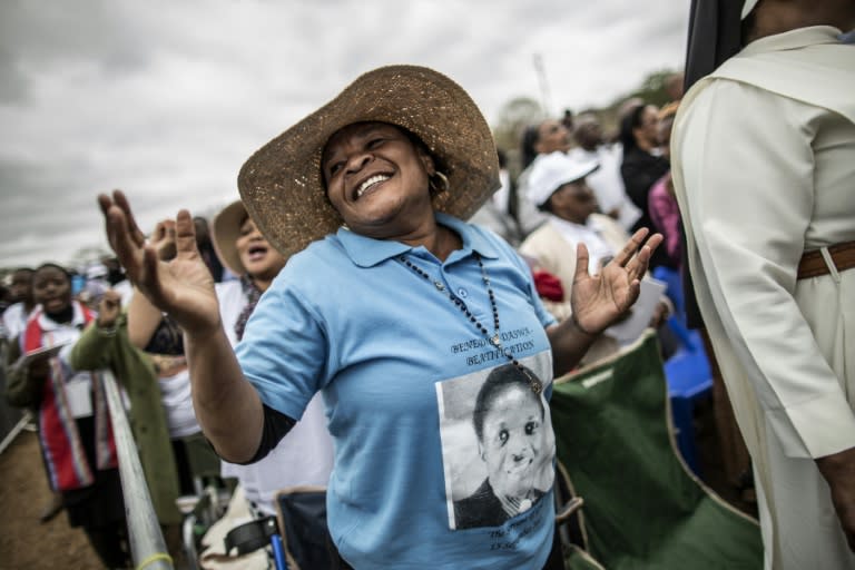 Worshippers dance during the beatification mass for Benedict Daswa in Tshitanini, on September 13, 2015