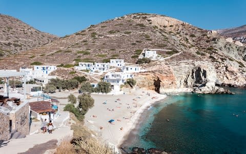 Agkali village and beach