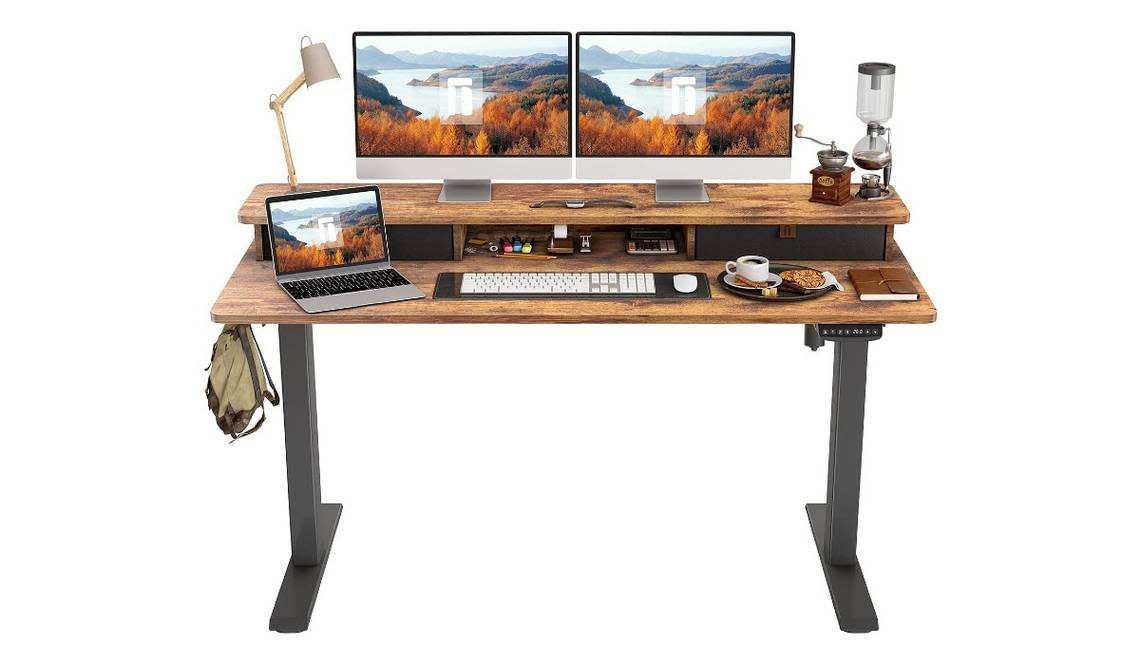 The extra drawers and cubicle design of this desk provide extra storage space.