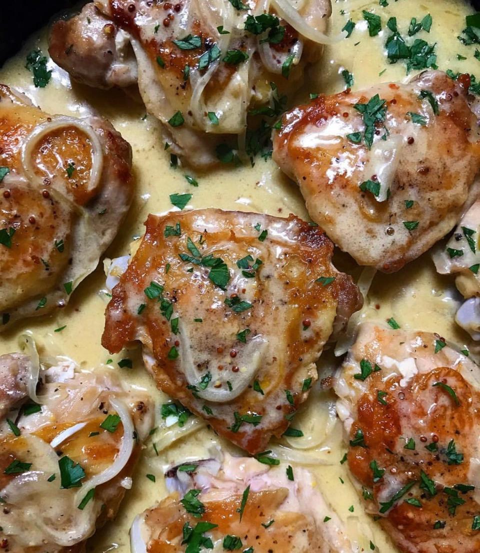 chicken thighs in creamy mustard sauce